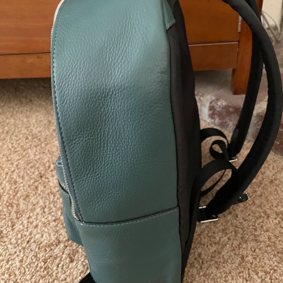 COACH Court Backpack In Signature Canvas (IM/Everglade) main image 5